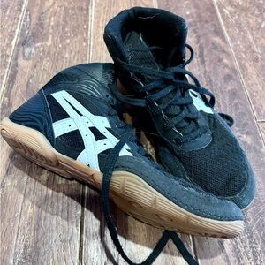 Asics Black and White Wrestling Shoes